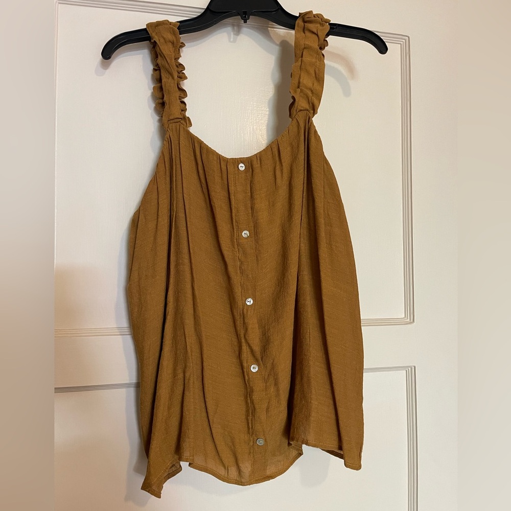 Bobeau ruffle sleeved dressy tank, size L, tan
